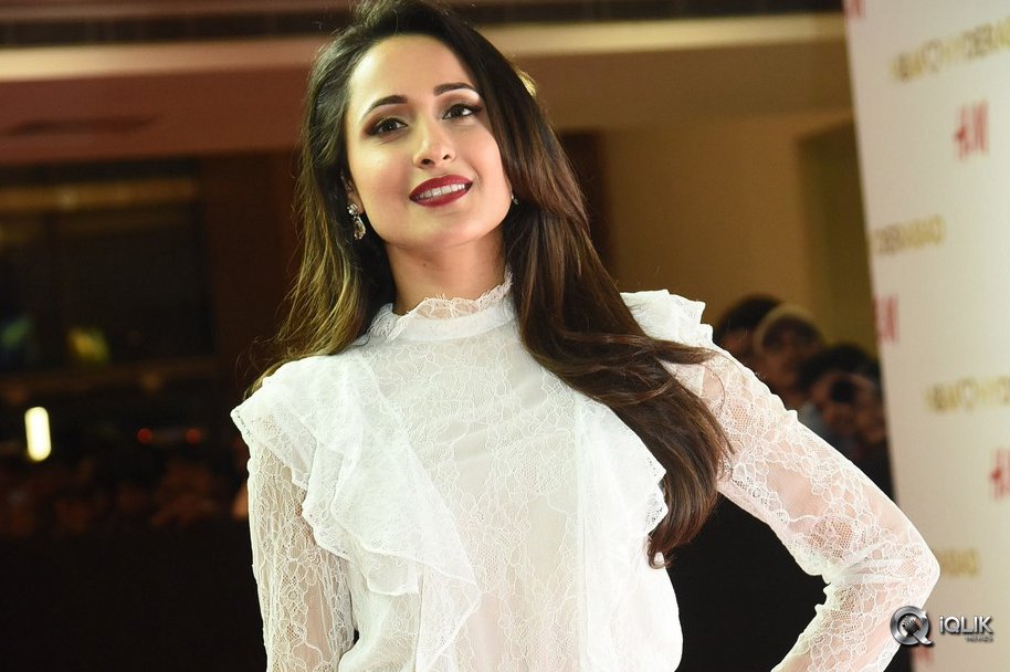 Pragya-Jaiswal-at-H-and-M-Store-Launch